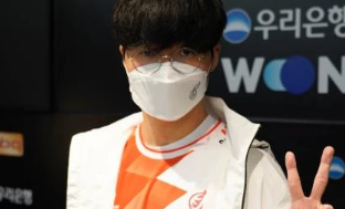 迎来那个被 迎来那个被