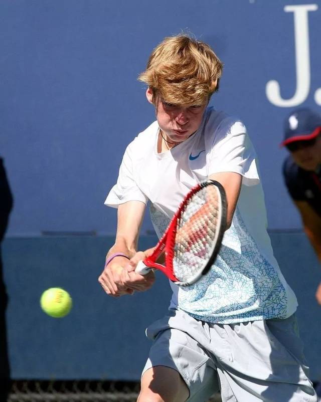 一个正确的 一个正确的