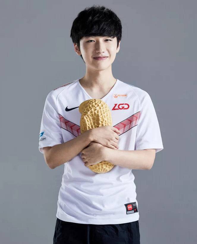 5战全胜！申京场均21+10+7，三项命中率提升！力压约基奇完成进化