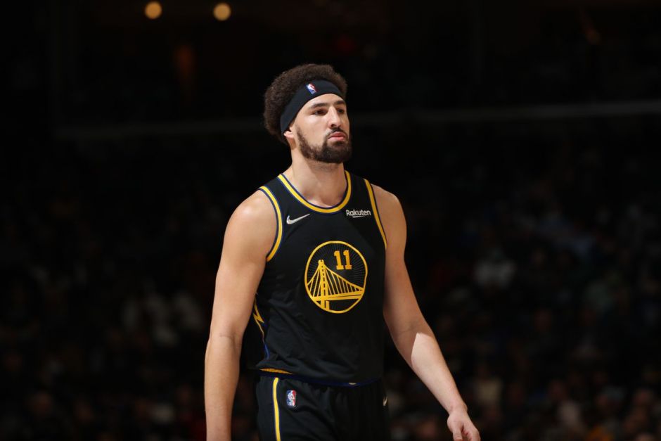 青春风暴！阿门比肩大梦和里克-巴里 申京成季后赛达成100+50+25最快中锋球员