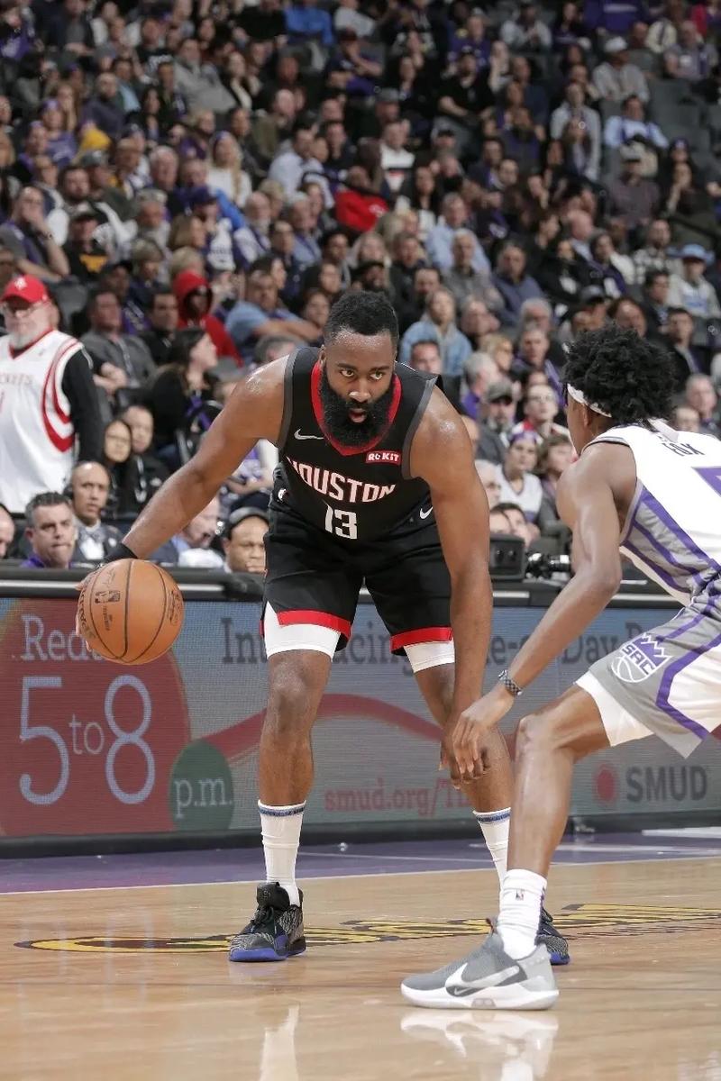 德甲：沙尔克以1比6 惨败给莱比锡